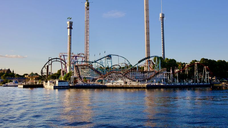 Hur du får sommarjobb på Gröna Lund och andra roliga arbetsplatser