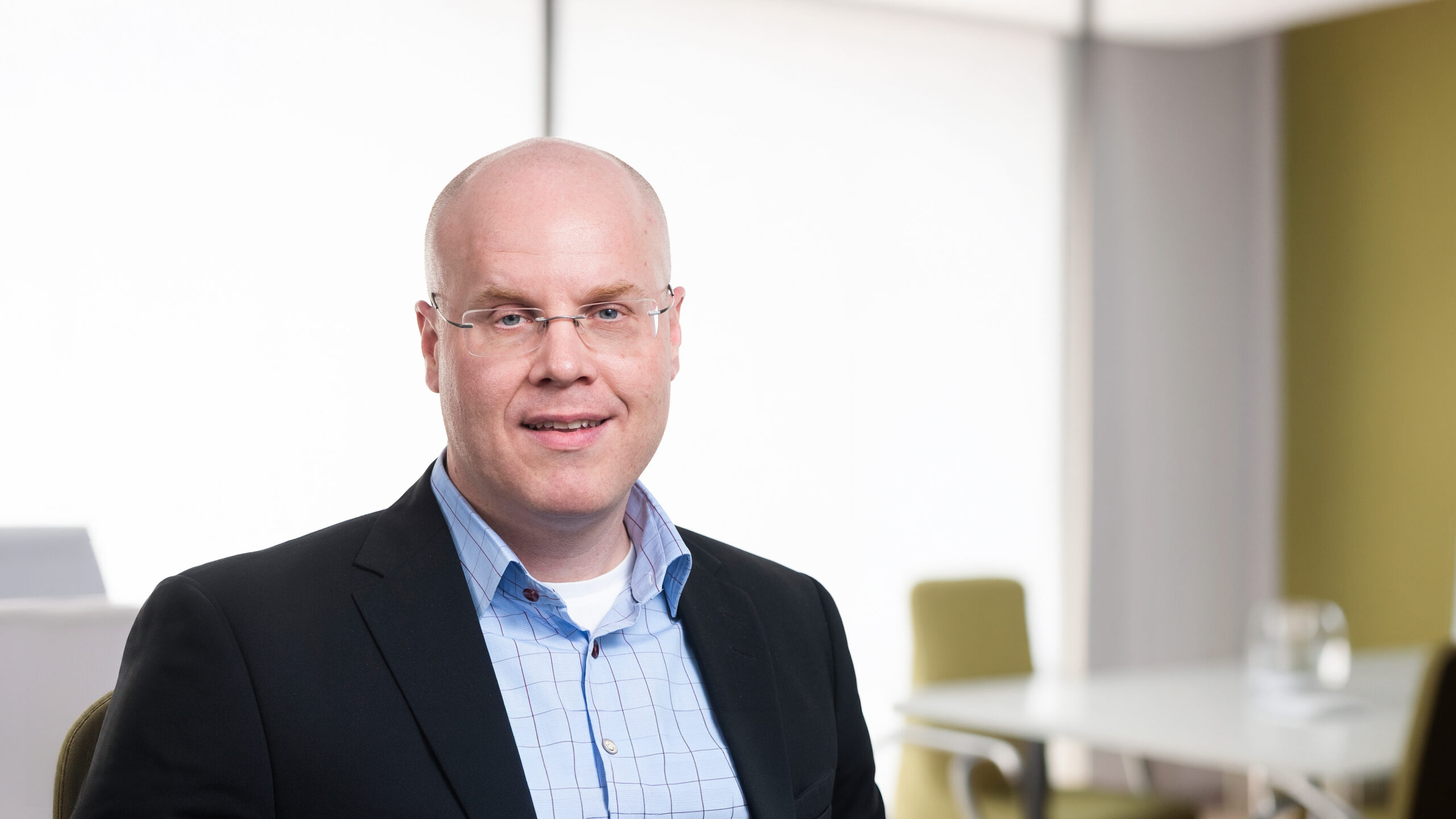 Tobias Hansson, vd Hitachi Energy Sverige: ”sommarjobbet kan vara en viktig start på karriären”