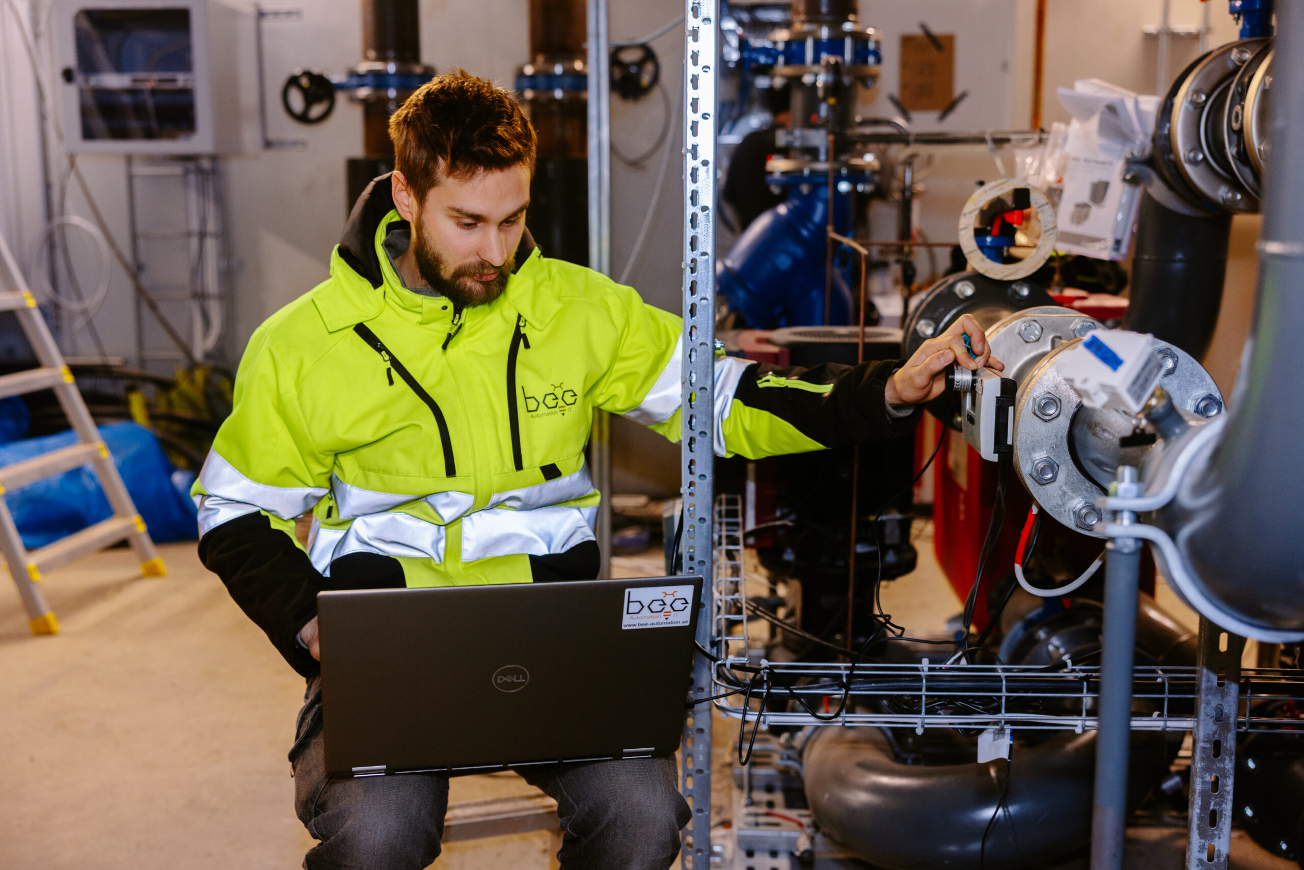 Medarbetare på B.EE Automation i Oskarshamn