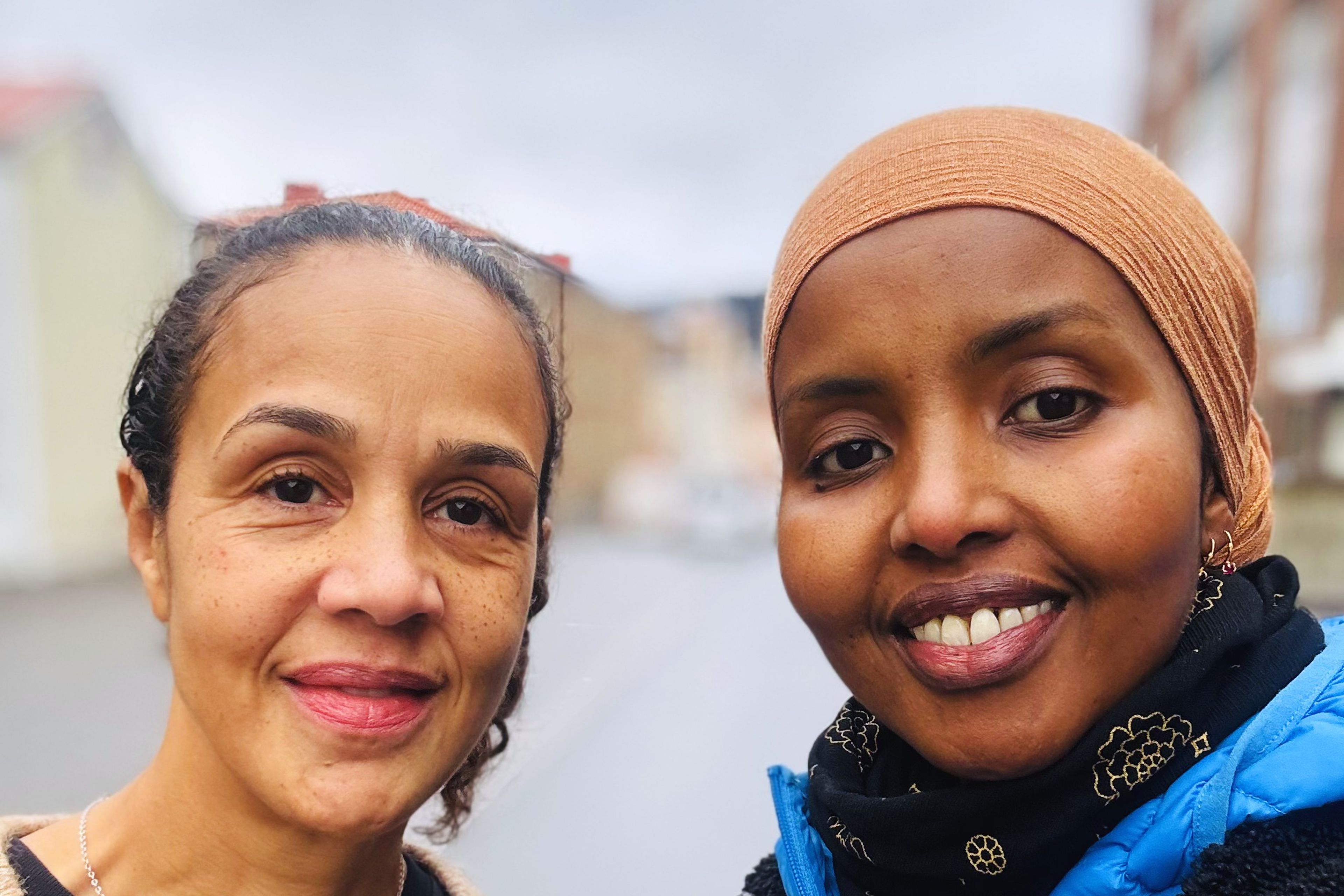 Barnmorskorna Afua och Ayaan som vittnar om rasism i vården